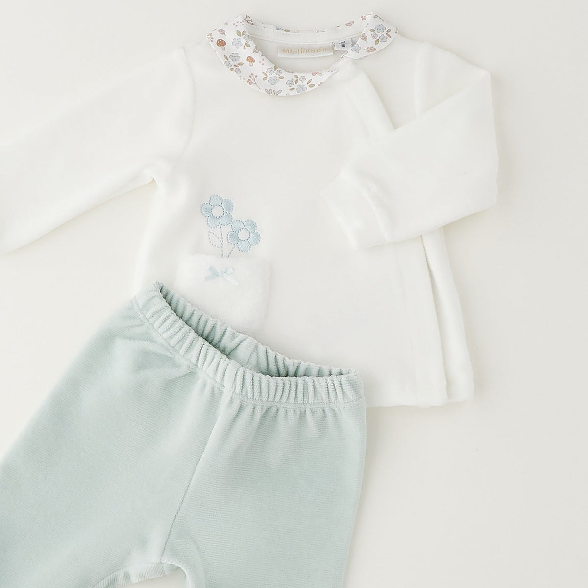 Completo nascita neonata in ciniglia verde menta e bianco con ricamo floreale e ghettina con piedini