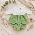 Completo neonata in lana verde salvia e bianco con maglia a manica lunga, colletto arricciato e culotte