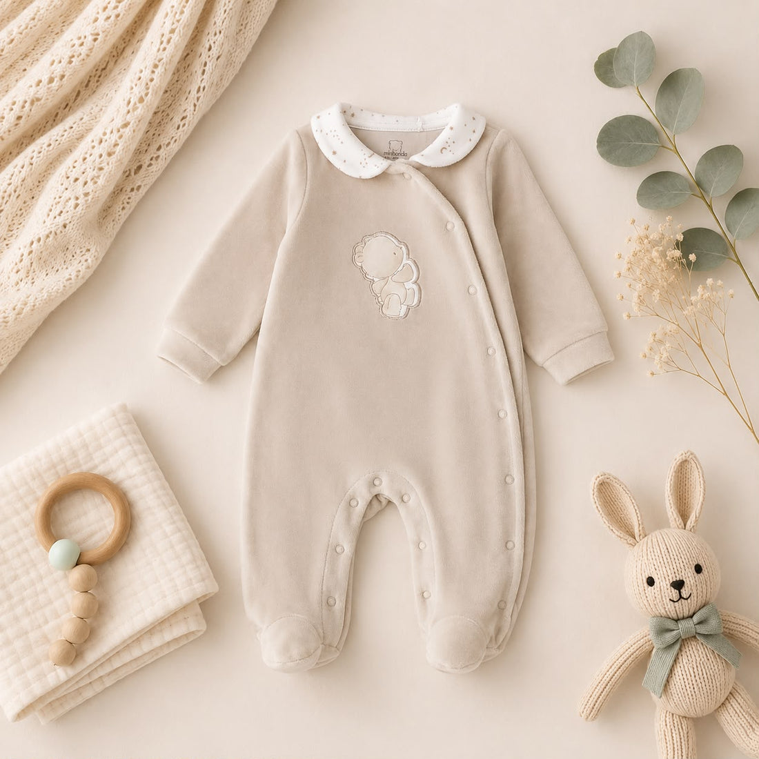 Tutina unisex in ciniglia con orsetto