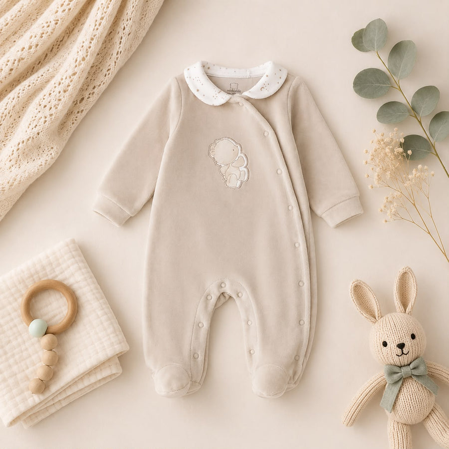 Tutina unisex in ciniglia con orsetto