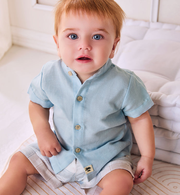 bambino con completo neonato camicia azzurra lino cotone