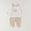 Completo neonato unisex in ciniglia bianco e beige con orsetto, stelline e pantalone con piedini