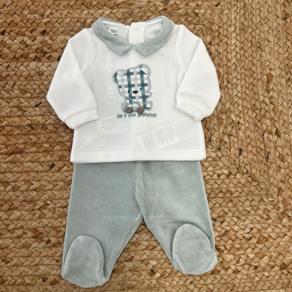 Completo neonato in ciniglia con orsetto ricamato e pantalone verde salvia