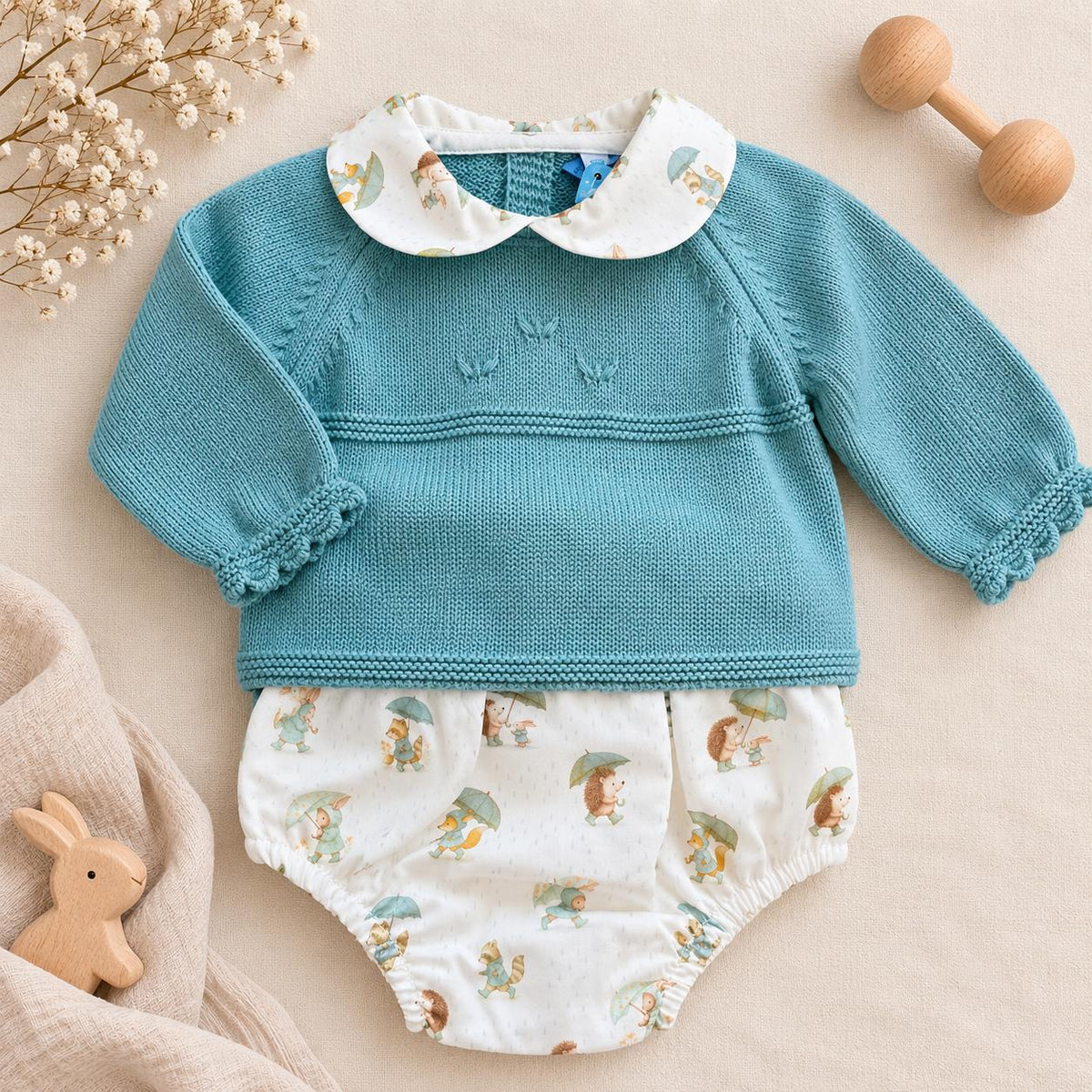 Completo pagliaccetto bimbo verde salvia con maglia e culotte fantasia animaletti