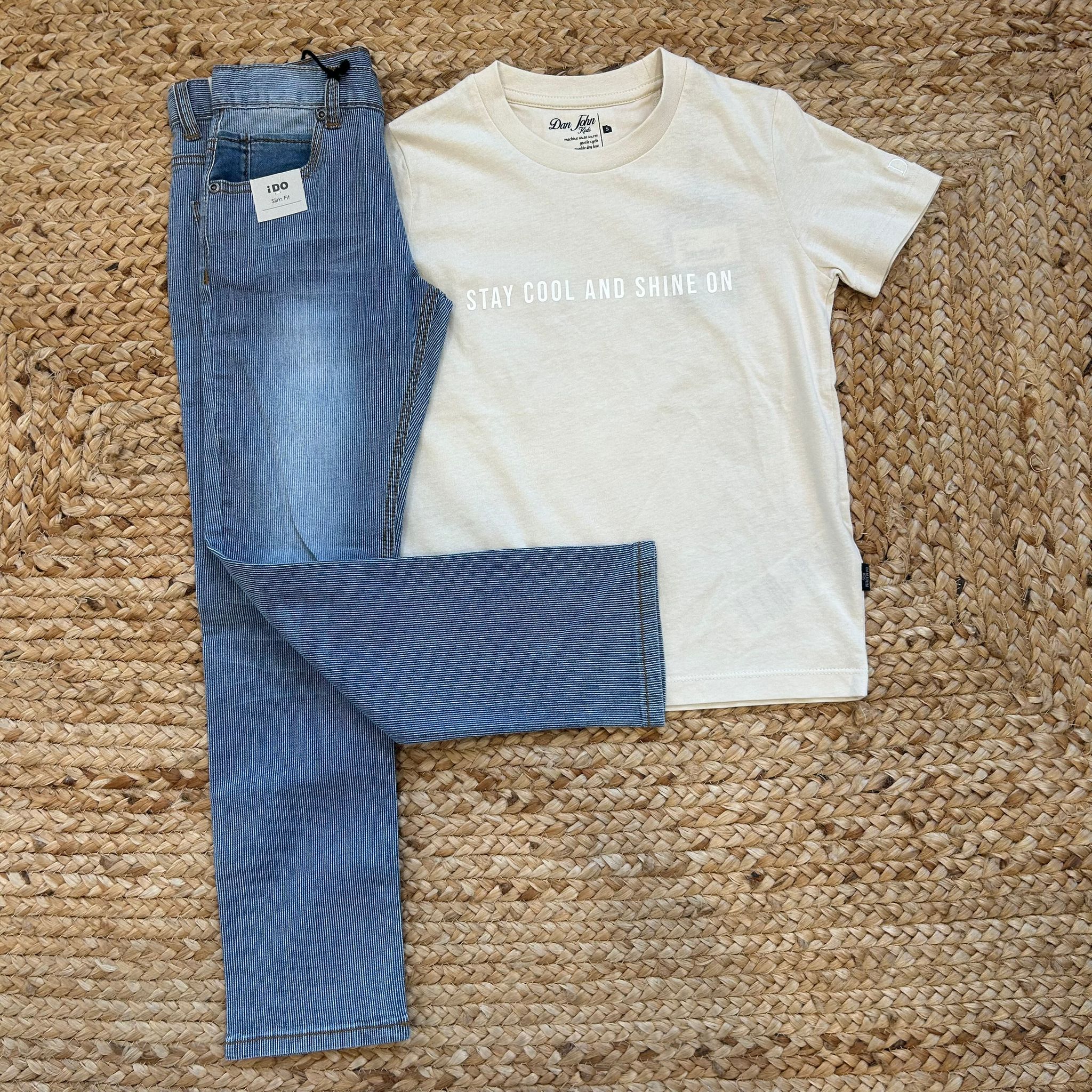 Completo estivo bambino con maglietta Stay Cool e jeans a righe