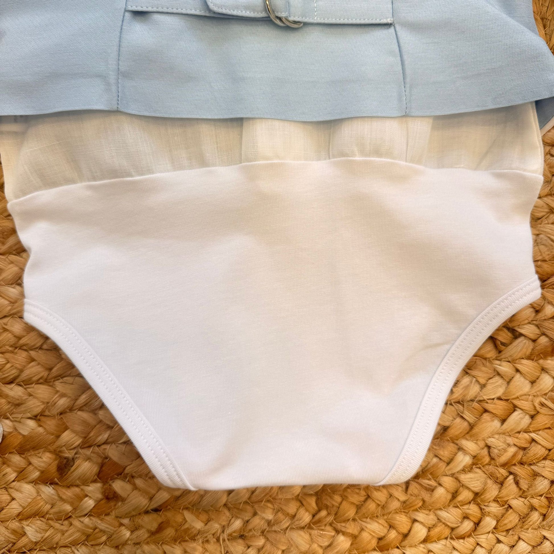 completo battesimo bimbo celeste con gilet doppiopetto e salopette