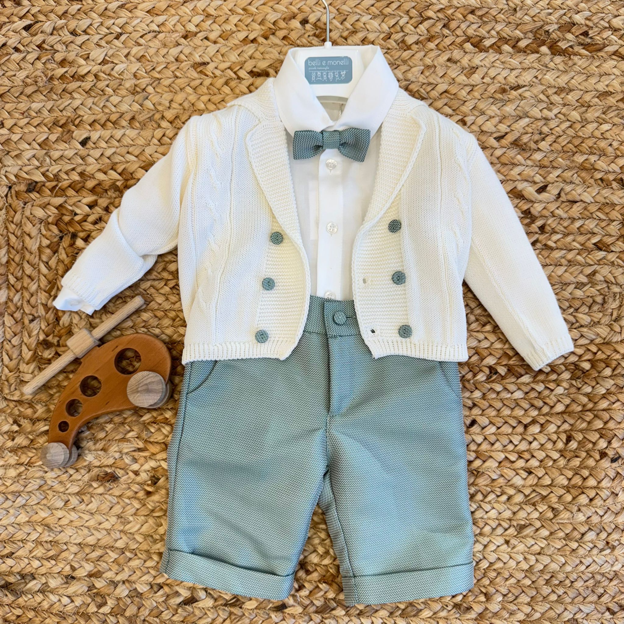 completo battesimo bimbo verde salvia con cardigan panna e papillon