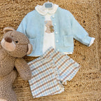 completo bimba azzurro con cardigan e shorts a quadri