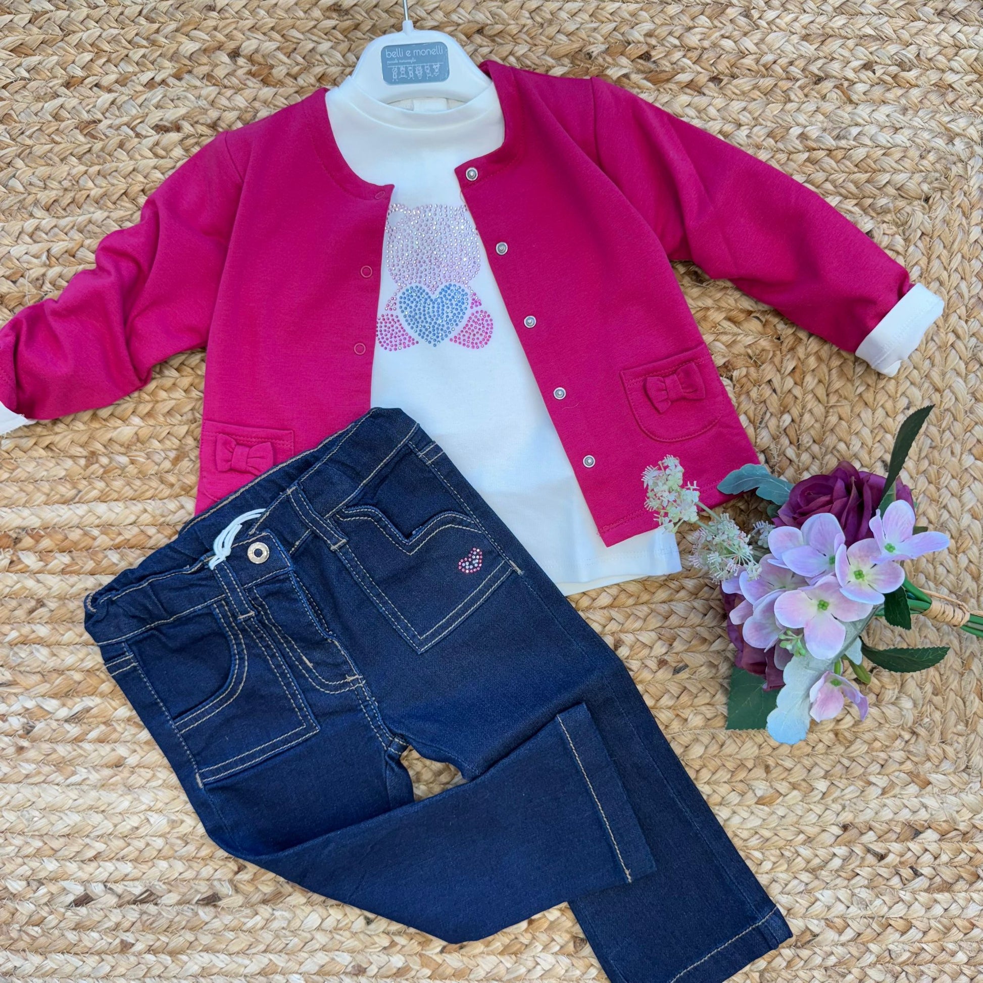 completo bimba fucsia con cardigan, t-shirt e jeans