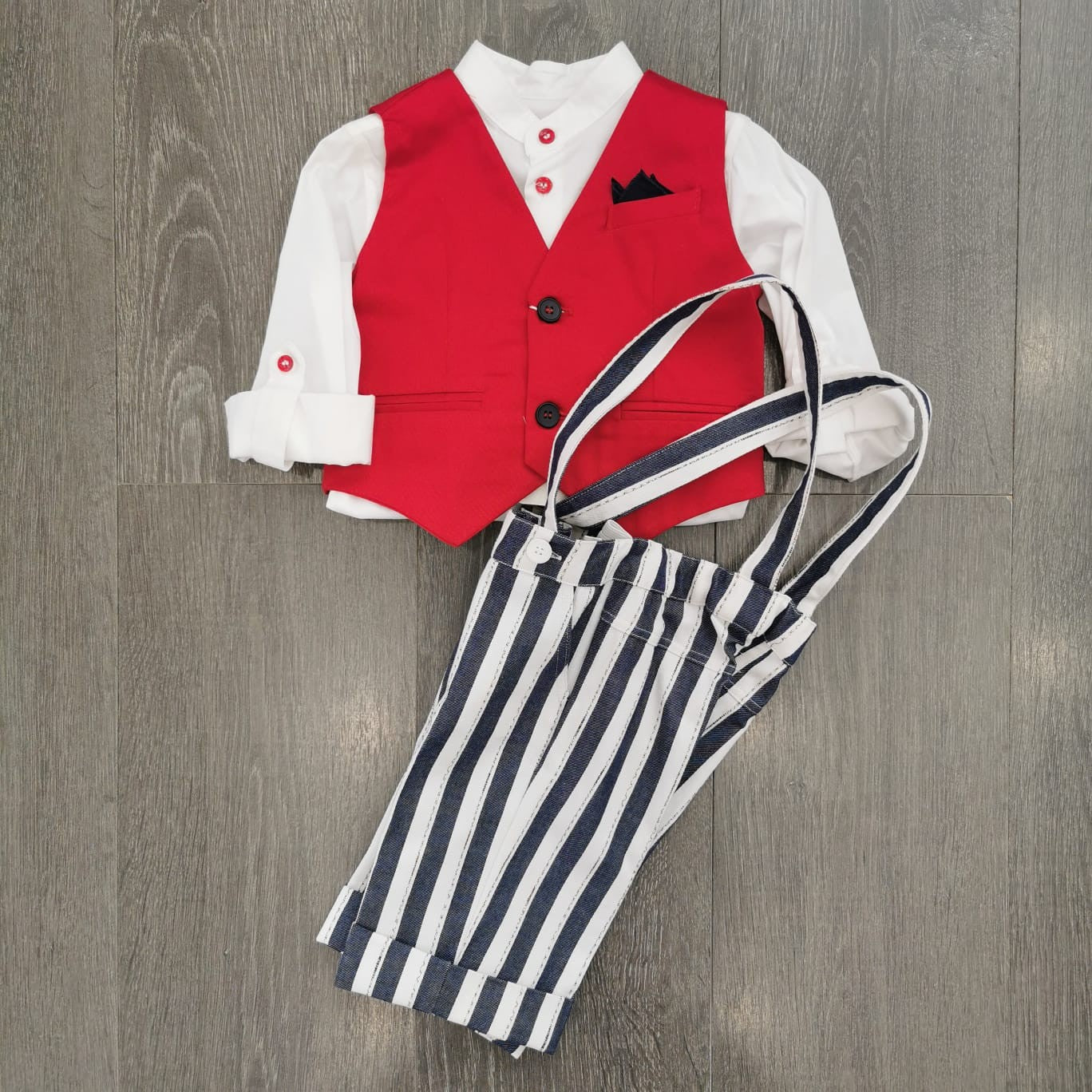 COMPLETO BIMBO CON GILET ROSSO