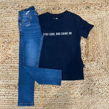 completo estivo bambino con jeans skinny fit e t-shirt blu con scritta