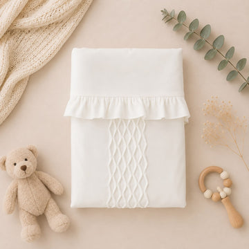 Copertina neonata in ciniglia bianco latte con volant
