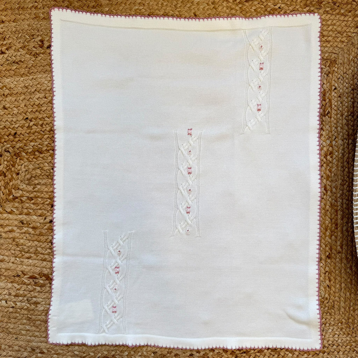 Uscita clinica neonata in pura lana latte e rosa con completo, copertina, cappellino e scarpine