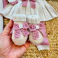 Set nascita uscita clinica neonata in pura lana merino beige e marsala rosa con copertina coordinata.