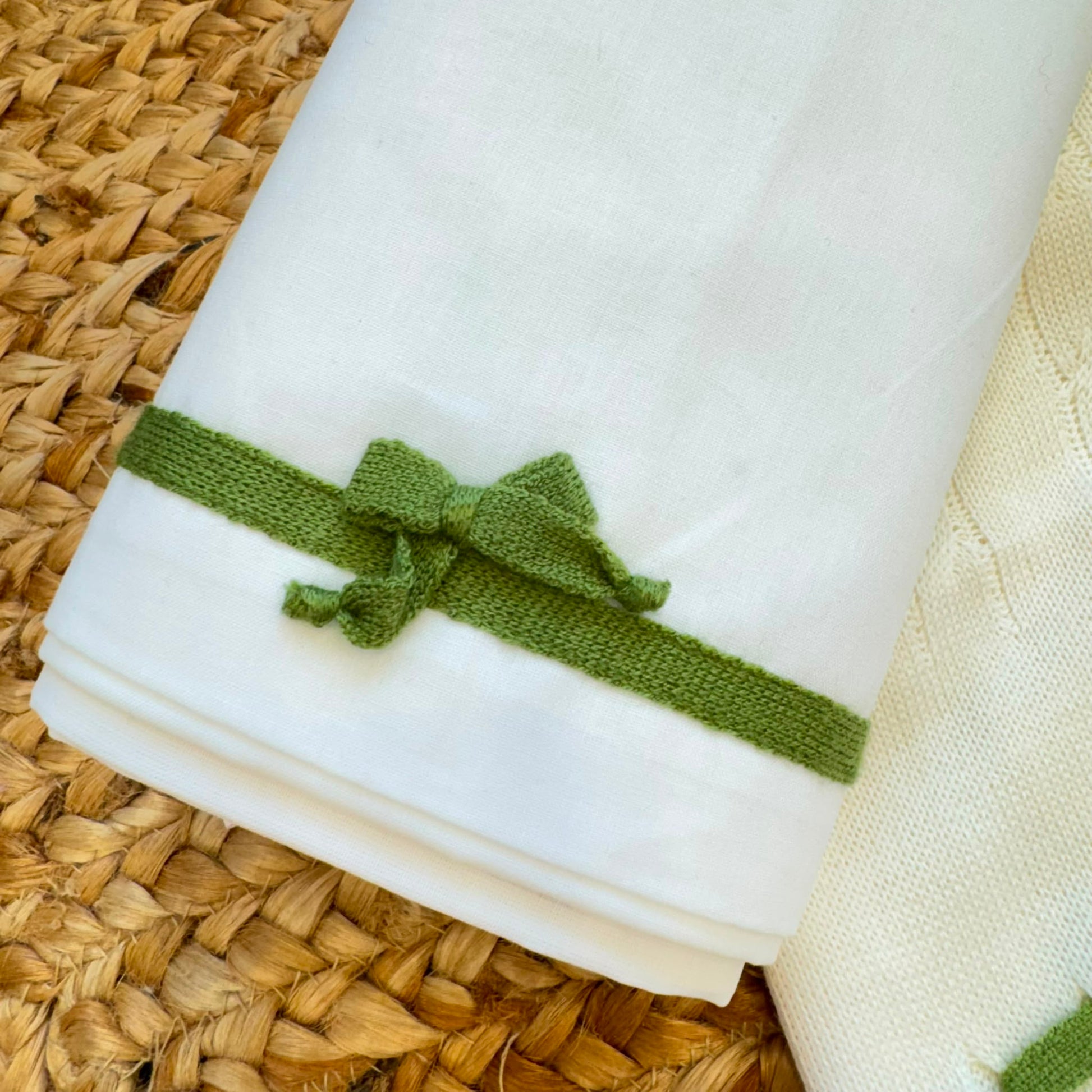 Corredino nascita neonata panna e verde con copertina, completo e accessori coordinati