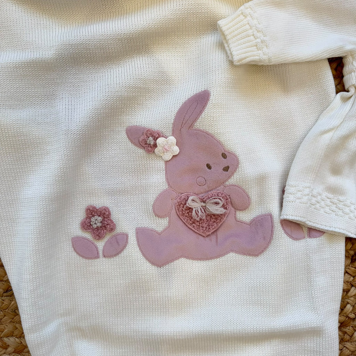 Uscita clinica neonata pura lana latte con coniglietta rosa e copertina coordinata