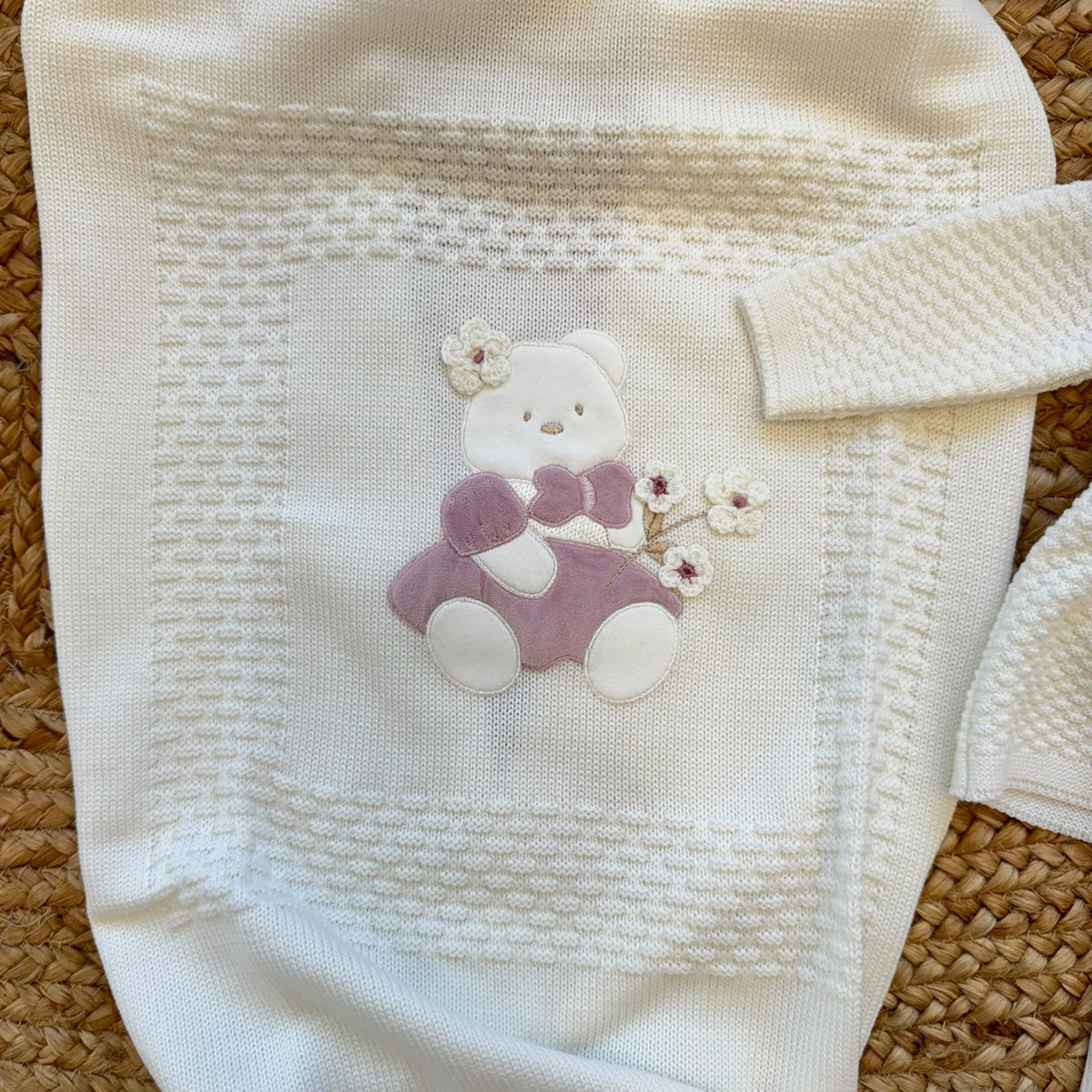Uscita clinica neonata in pura lana latte e rosa con completo, copertina, cappellino e scarpine