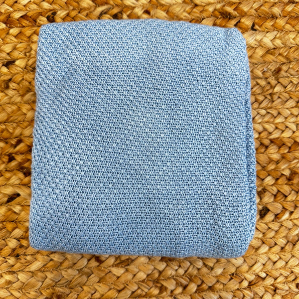 Copertina neonato azzurra in bambù naturale, termoregolatrice e anti UV

