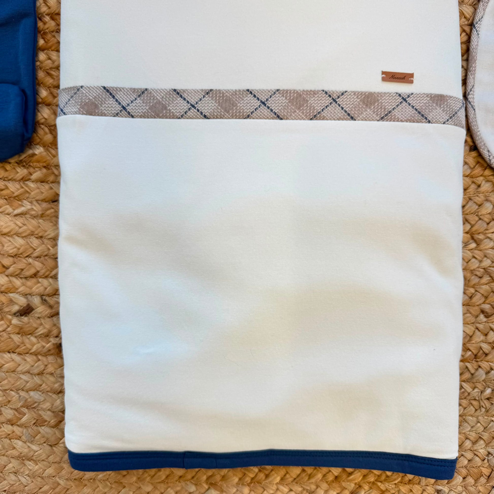 Uscita clinica neonato in caldo cotone panna e blu con copertina sfoderabile 65x85 cm Made in Italy.