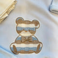 Uscita clinica neonato cielo e beige in ciniglia completa con copertina sfoderabile, tutina, cappellino e lenzuolino.
