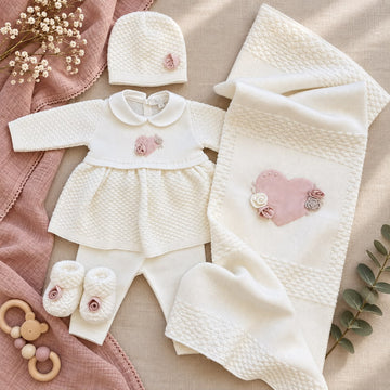 Uscita clinica neonata in pura lana latte con cuore rosa e rose