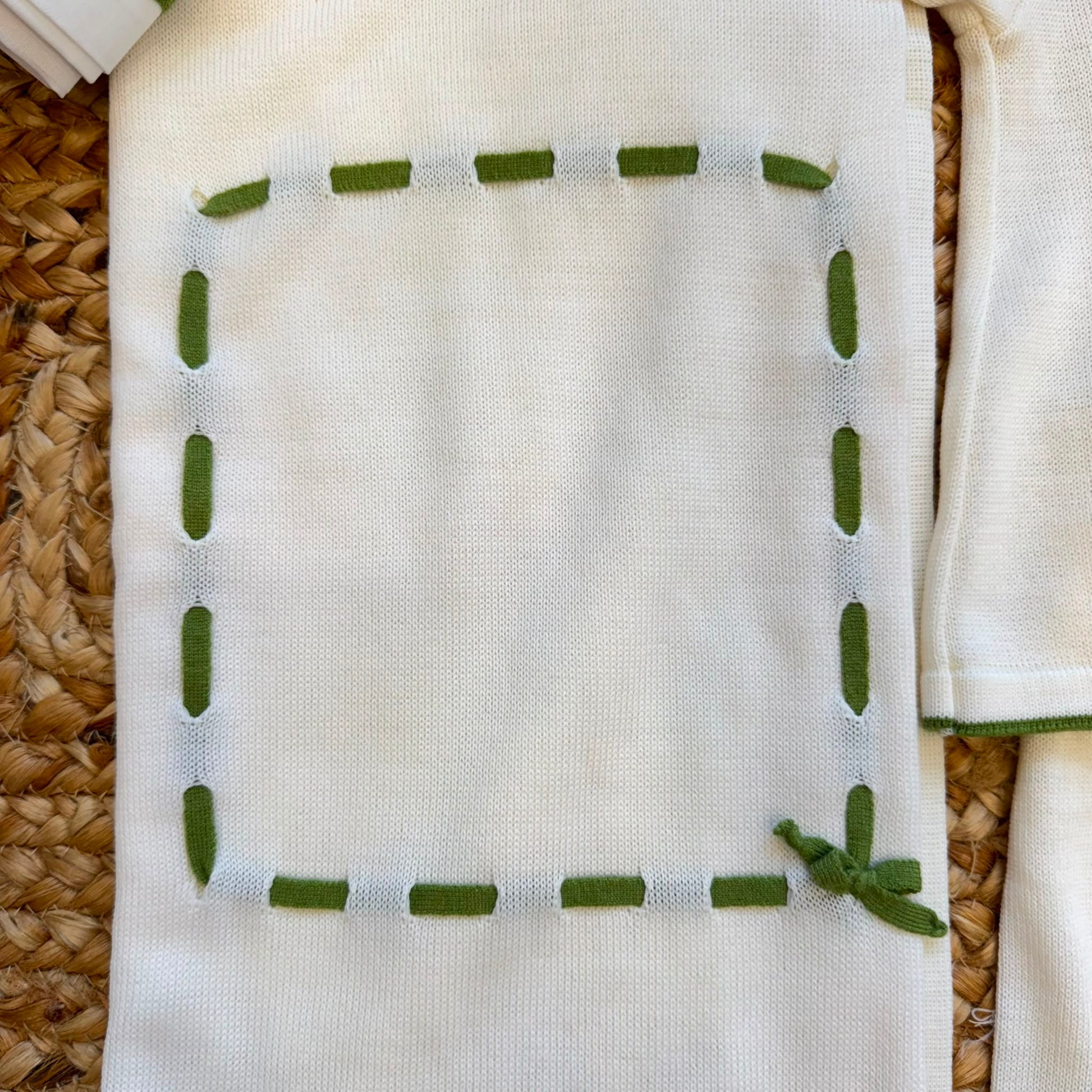 Corredino nascita neonata panna e verde con copertina, completo e accessori coordinati