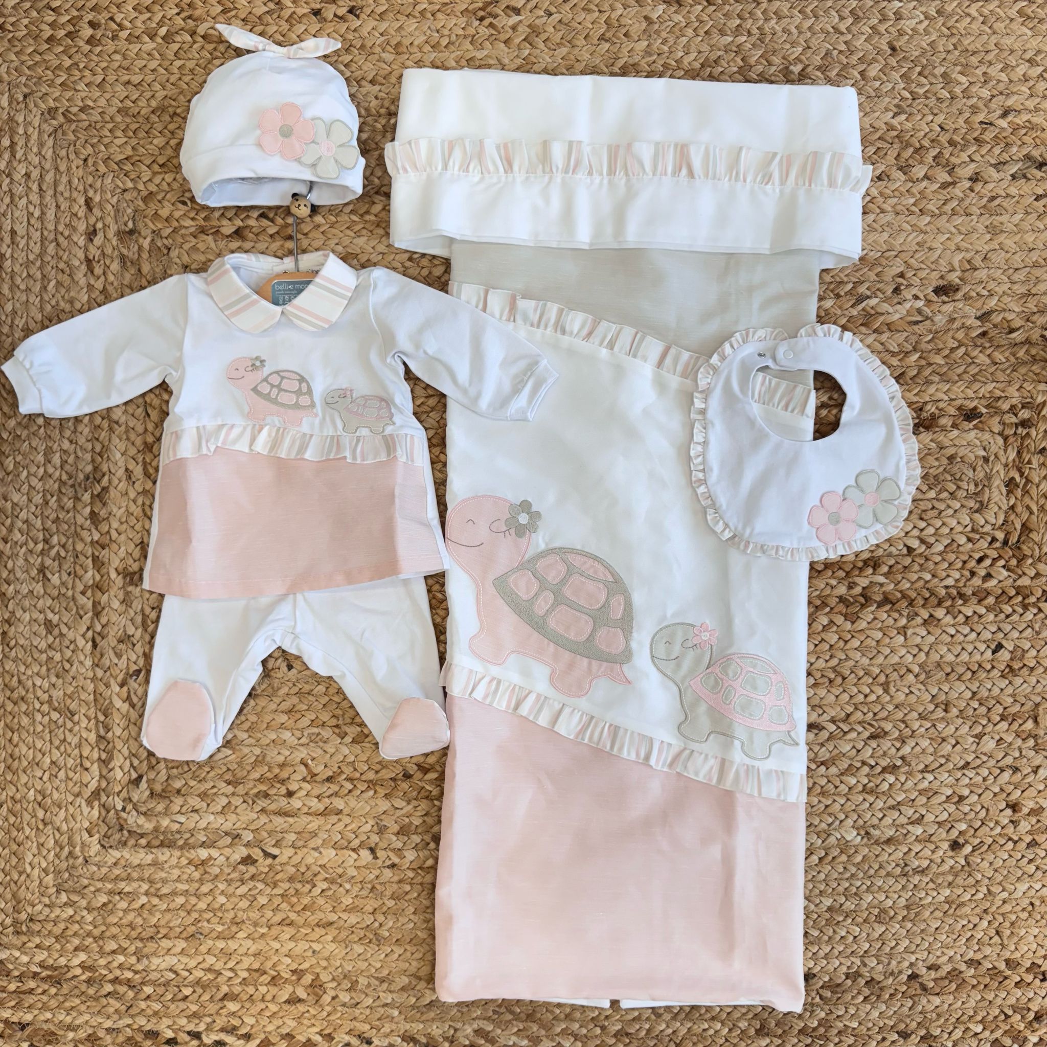 
Coordinato nascita neonata con tartarughe e balze rosa