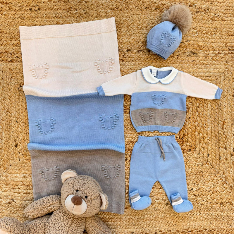 corredino neonato in pura lana azzurro e beige con copertina e accessori
