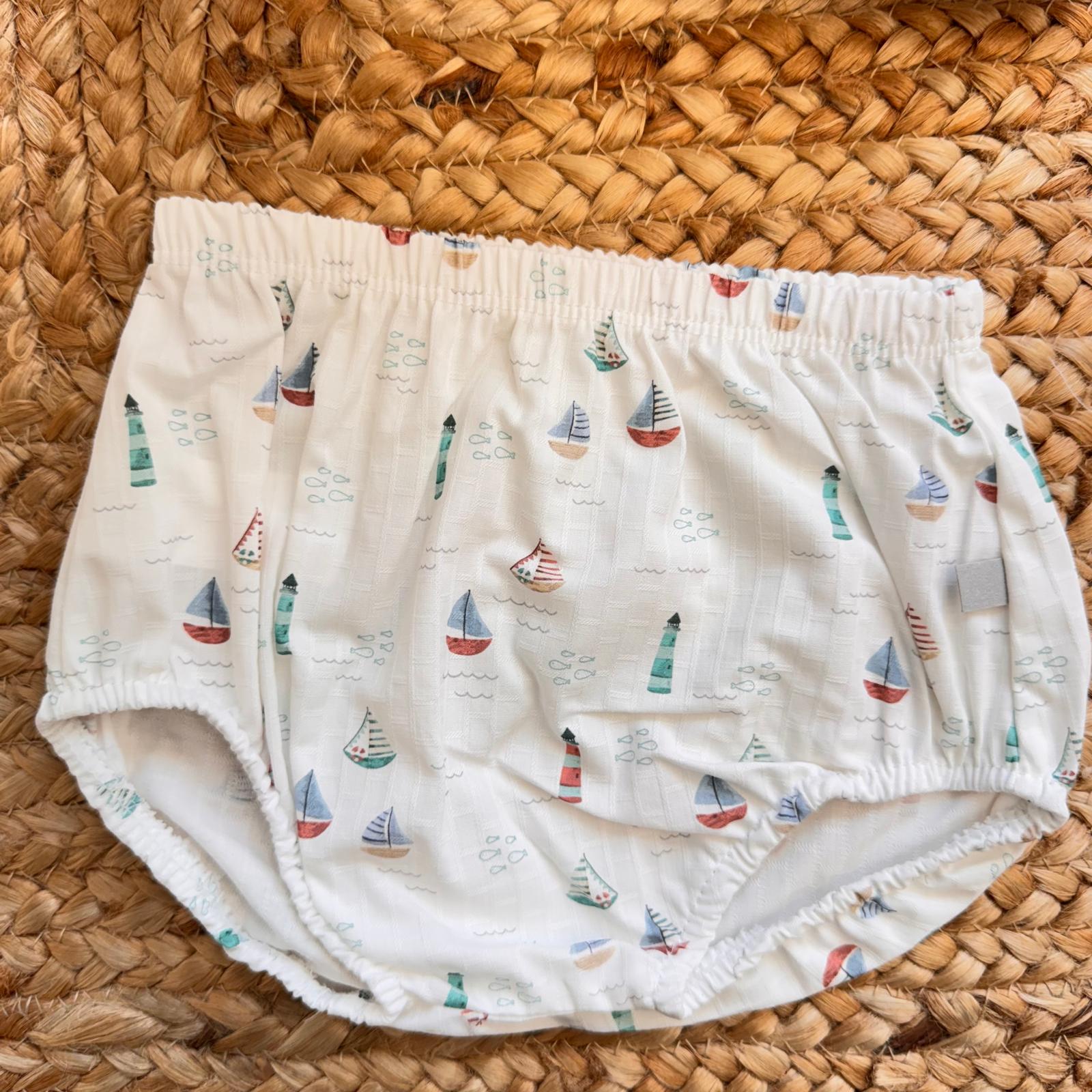 coulotte pagliaccetto bimbo in cotone con stampa barchette e fari
