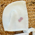 Uscita clinica neonata in pura lana panna e rosa con salopette, maglioncino, cuffietta, scarpine e copertina ricamata
