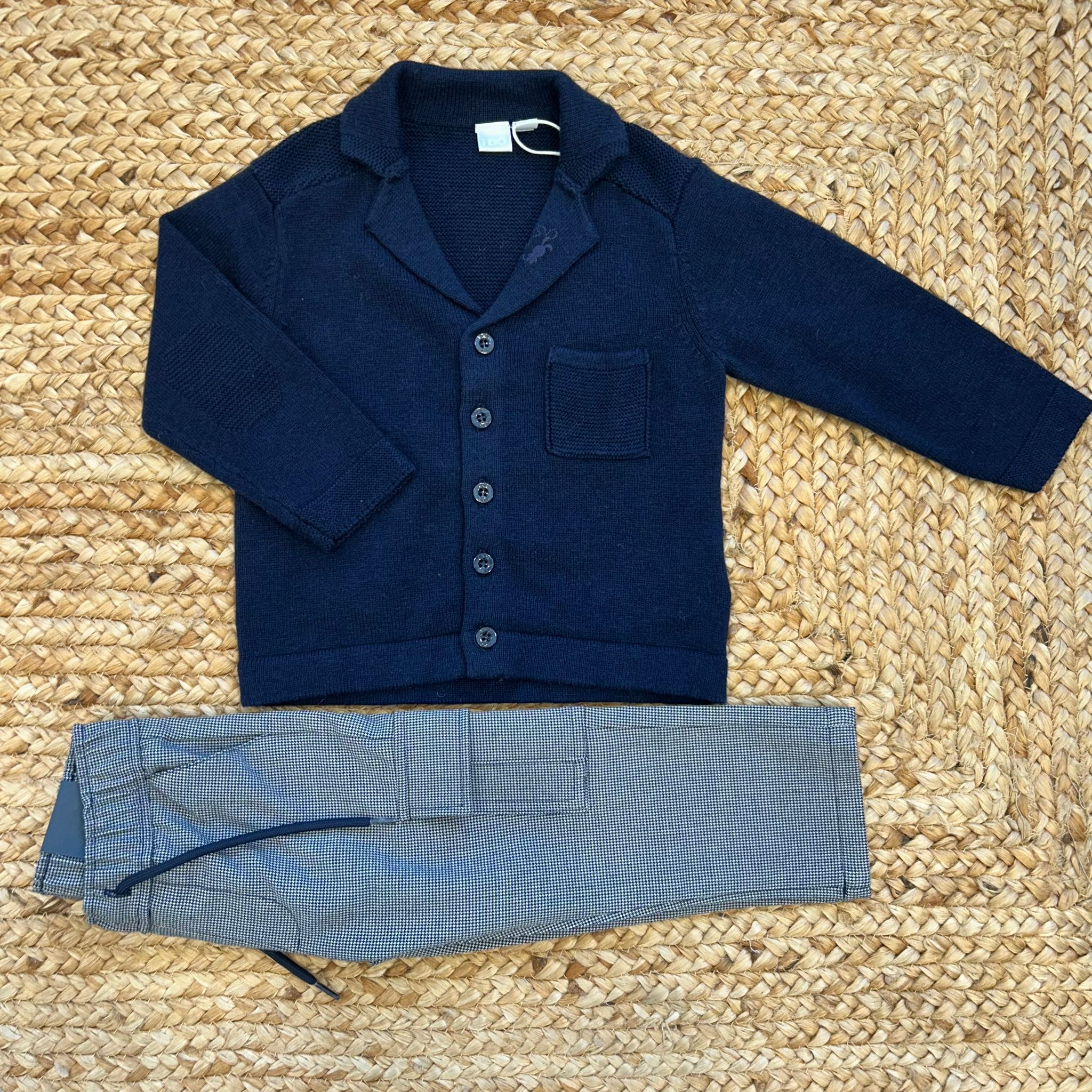 Completo bimbo blu con cardigan e pantalone