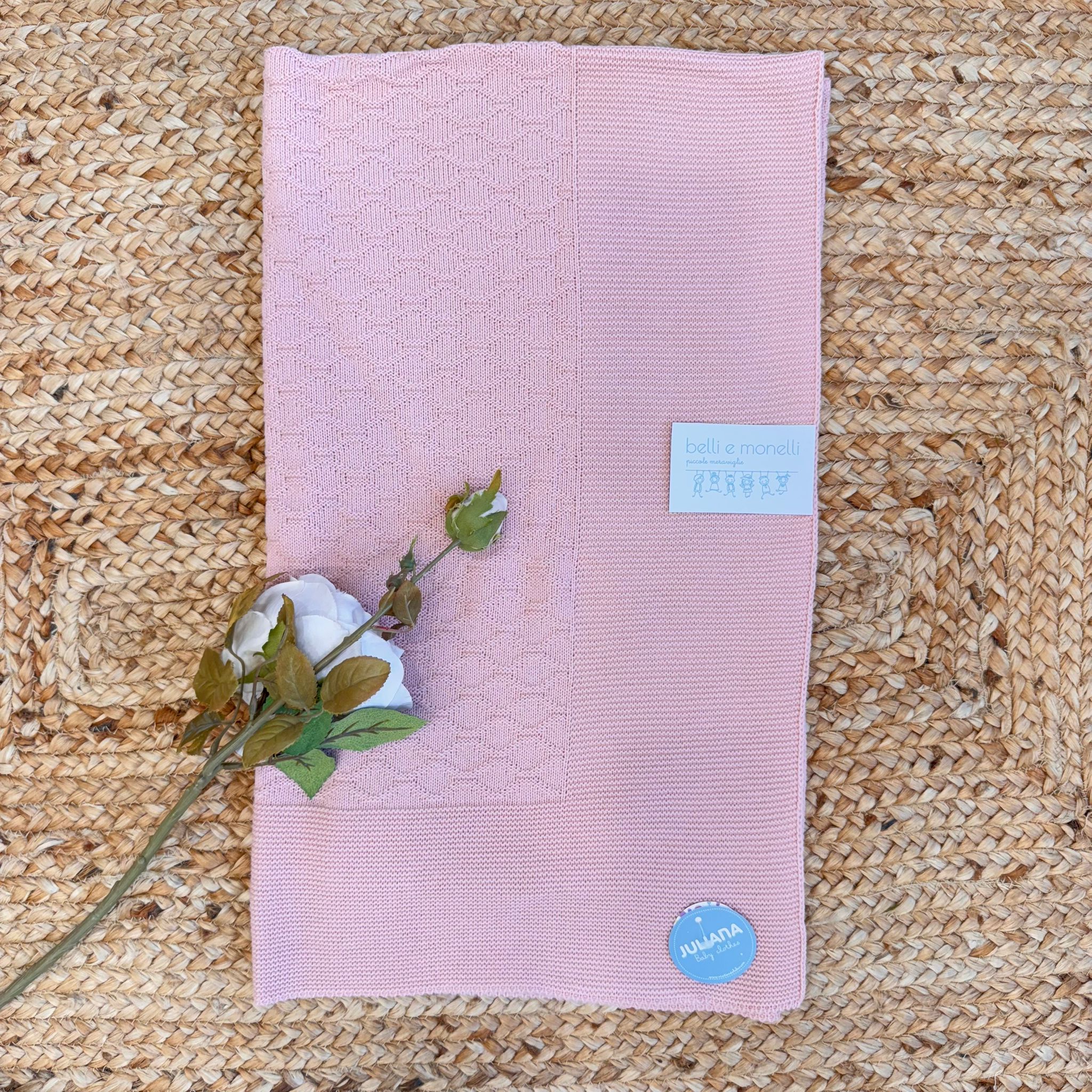 Copertina rosa cipria neonata in maglia lavorata