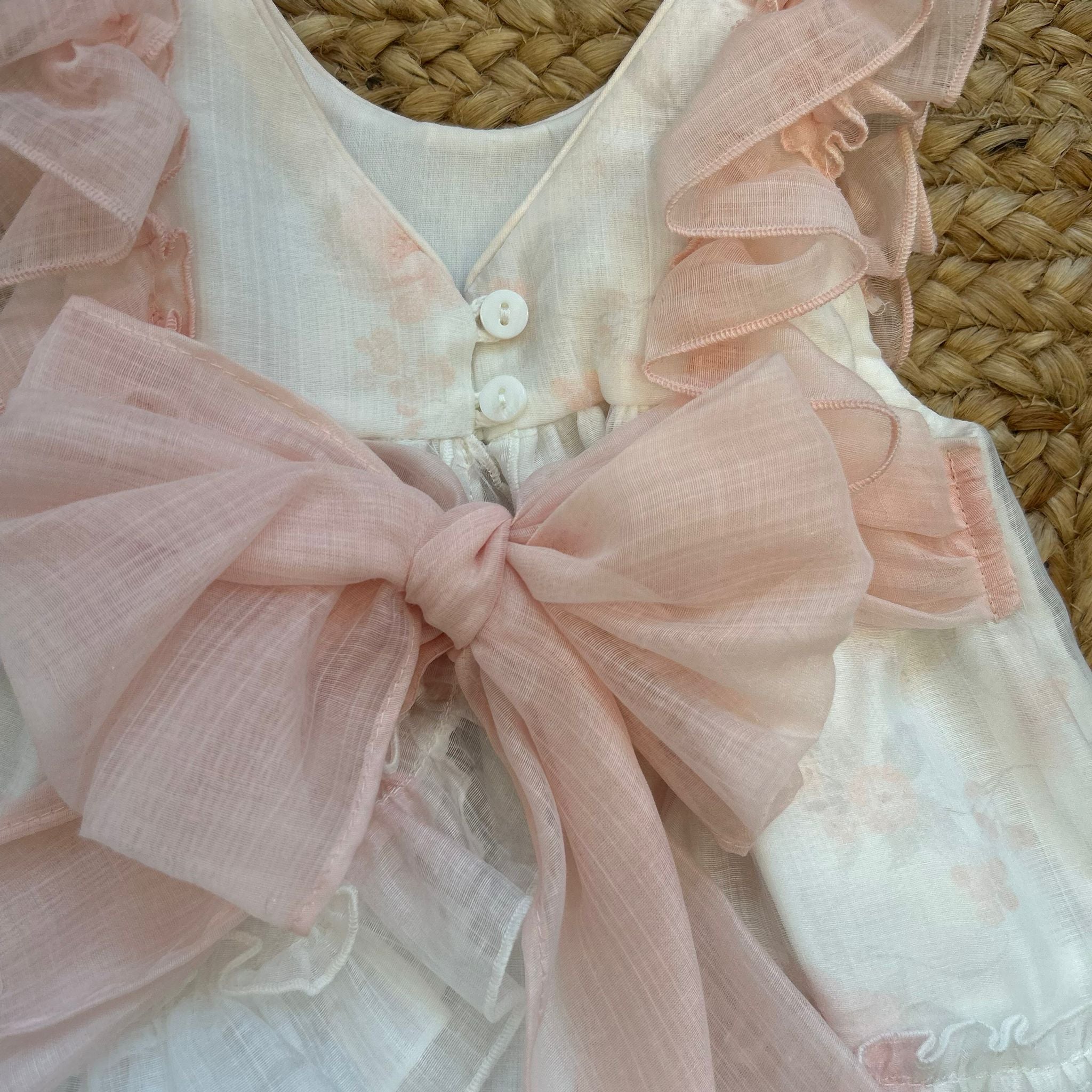 ABITO NEONATA CON BALZE E FIOCCO ROSA CIPRIA