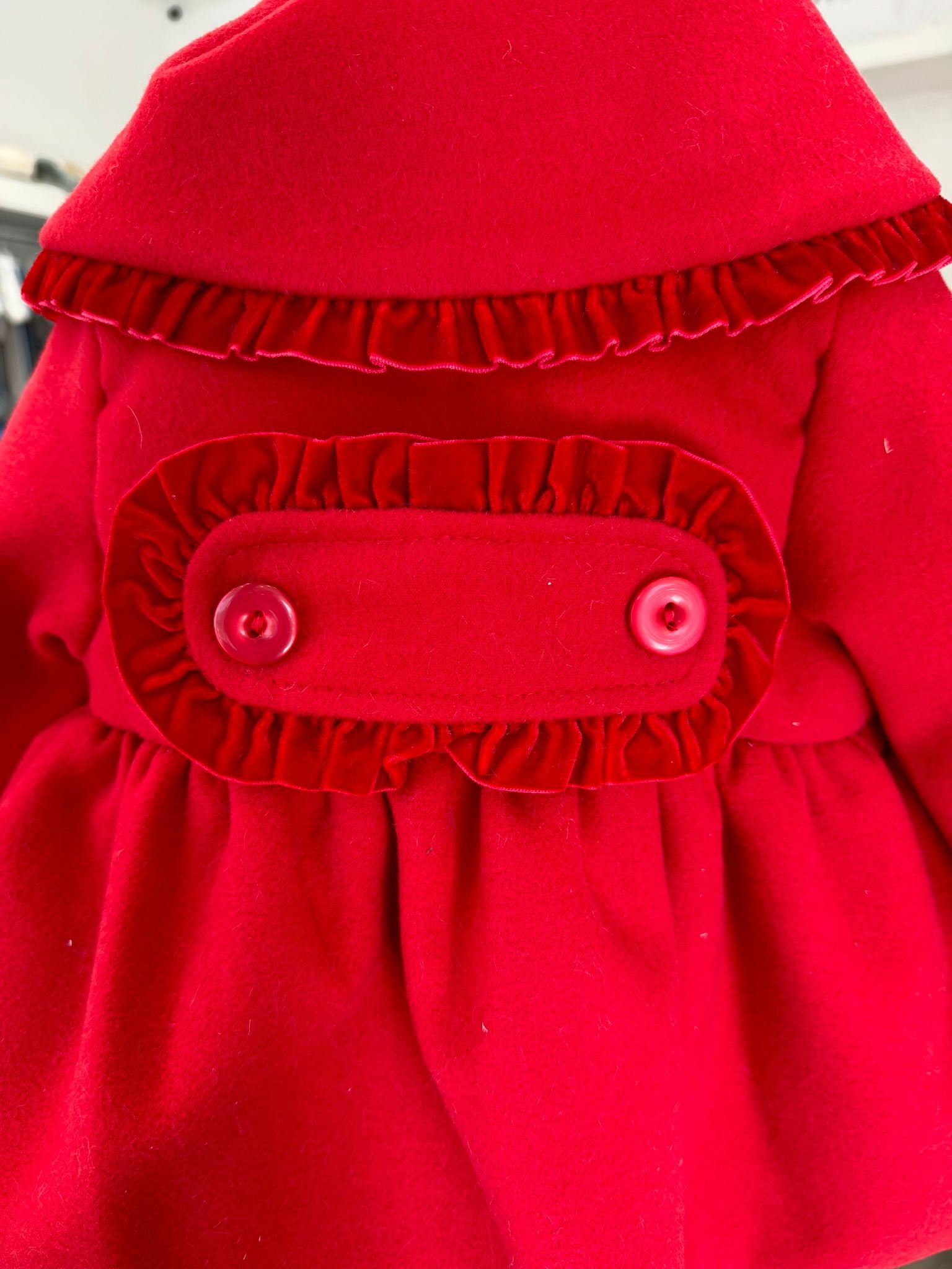Cappotto con fiocco in velluto