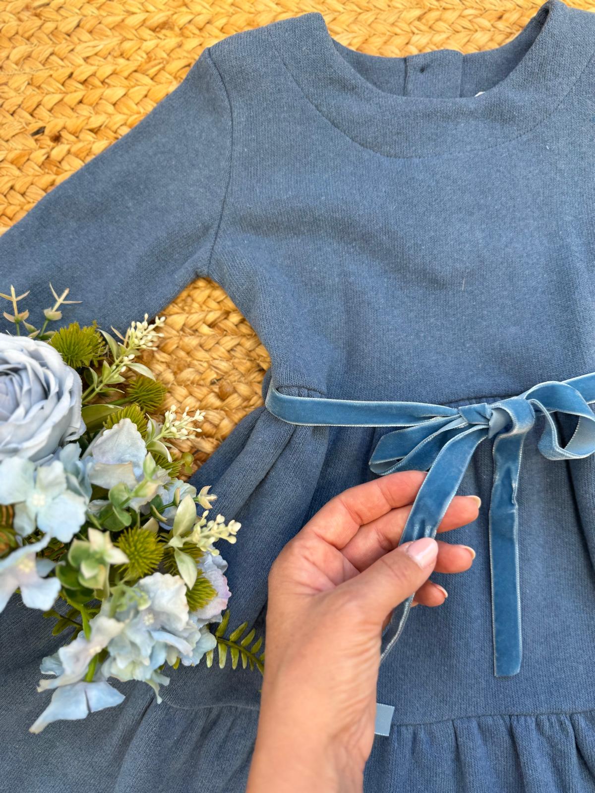 ELEGANZA SENZA TEMPO: Abito con fiocco in velluto