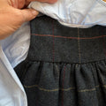 Abito bimba tartan blu con camicia azzurra in cotone e colletto volant