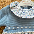 Abito bimba azzurro floreale con parte superiore in maglia e gonna fantasia
