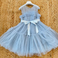 dettaglio corpino abito bimba azzurro polvere in tulle