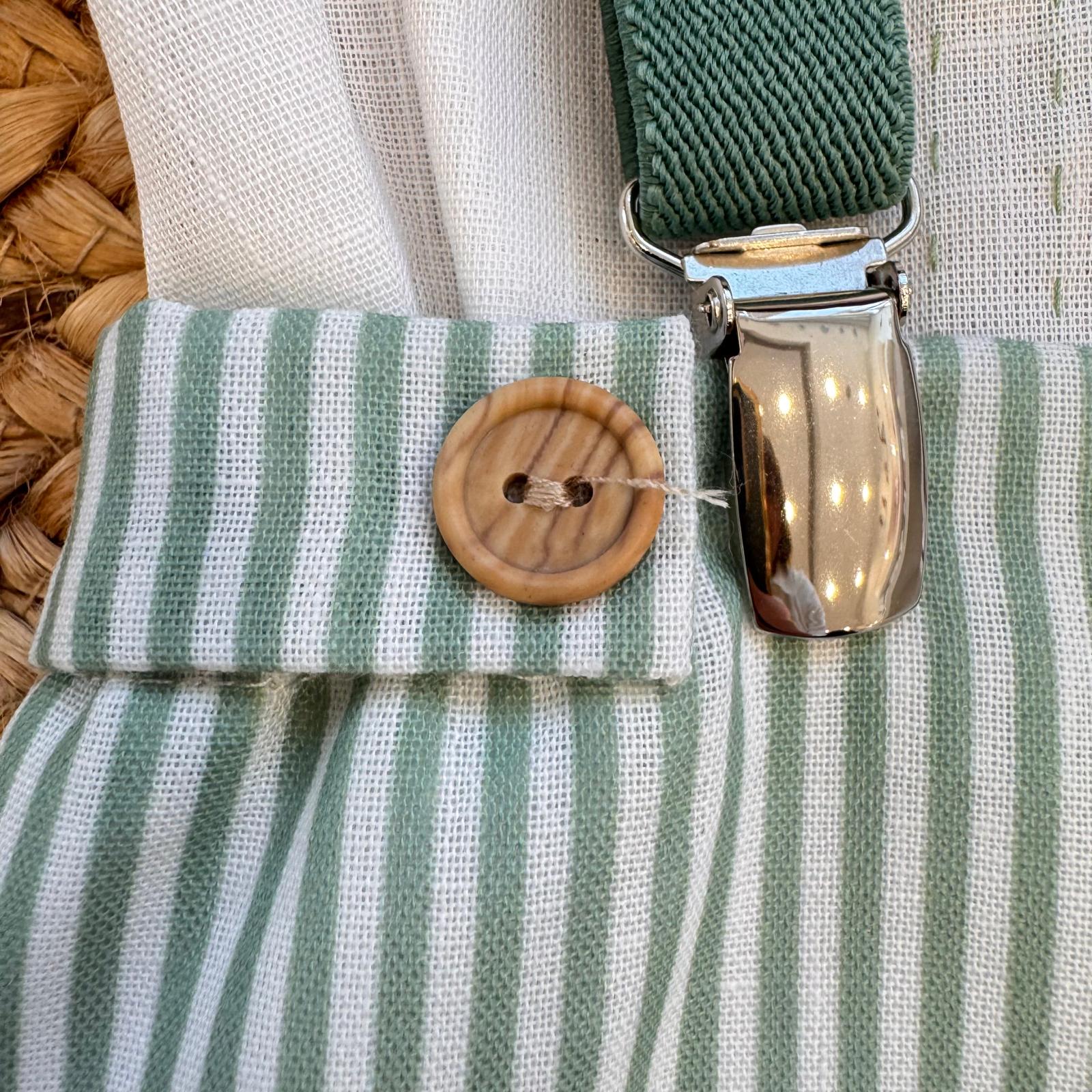 dettaglio bretelle pantaloncino righe bambino elegante