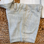 Completo in lino verde salvia con camicia coreana e plissettature