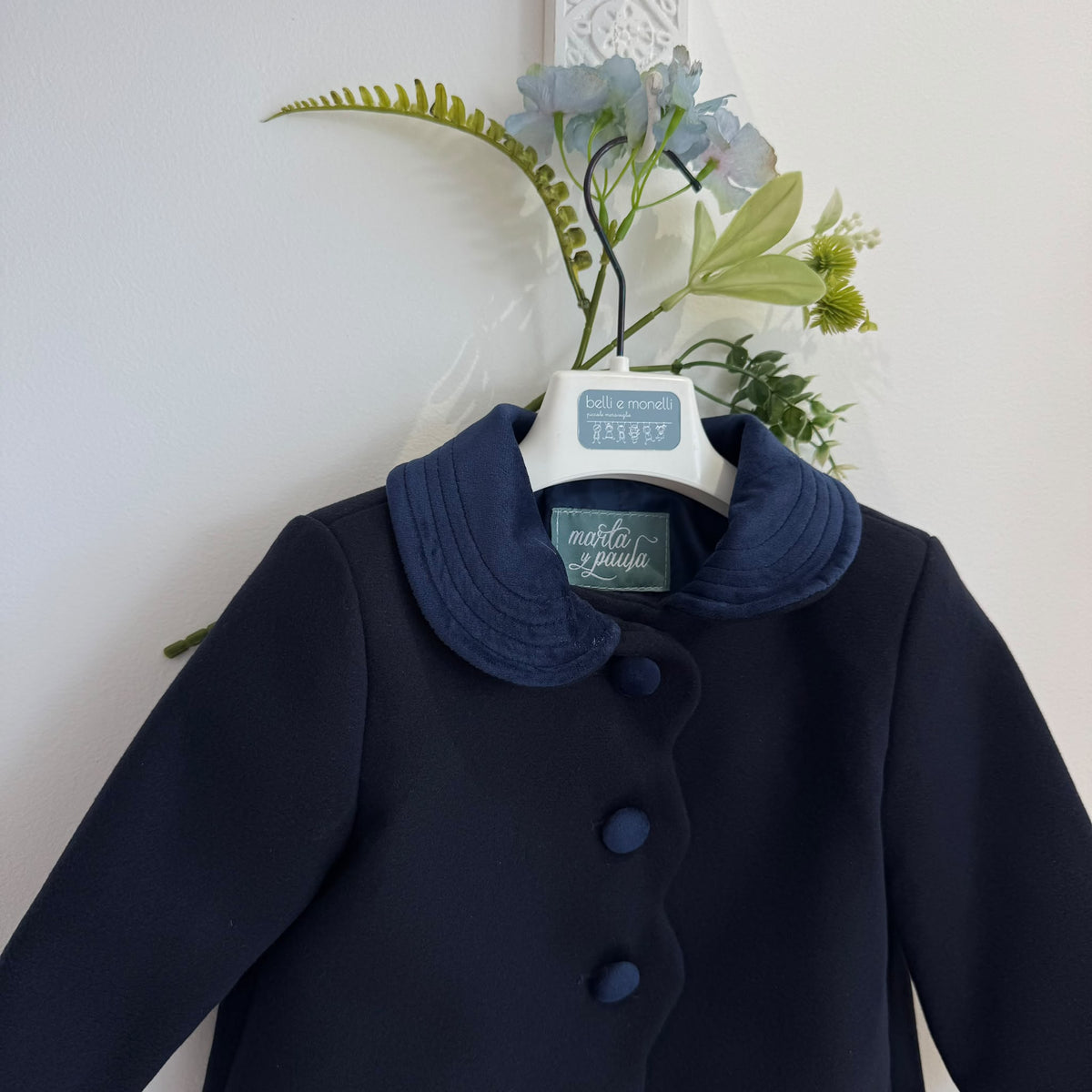 Cappottino inglese blu bimba in panno foderato con colletto in velluto