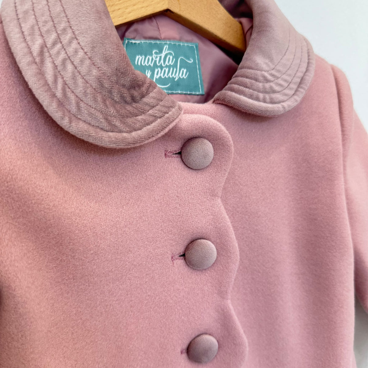Cappottino inglese rosa antico bimba in panno foderato con colletto arrotondato