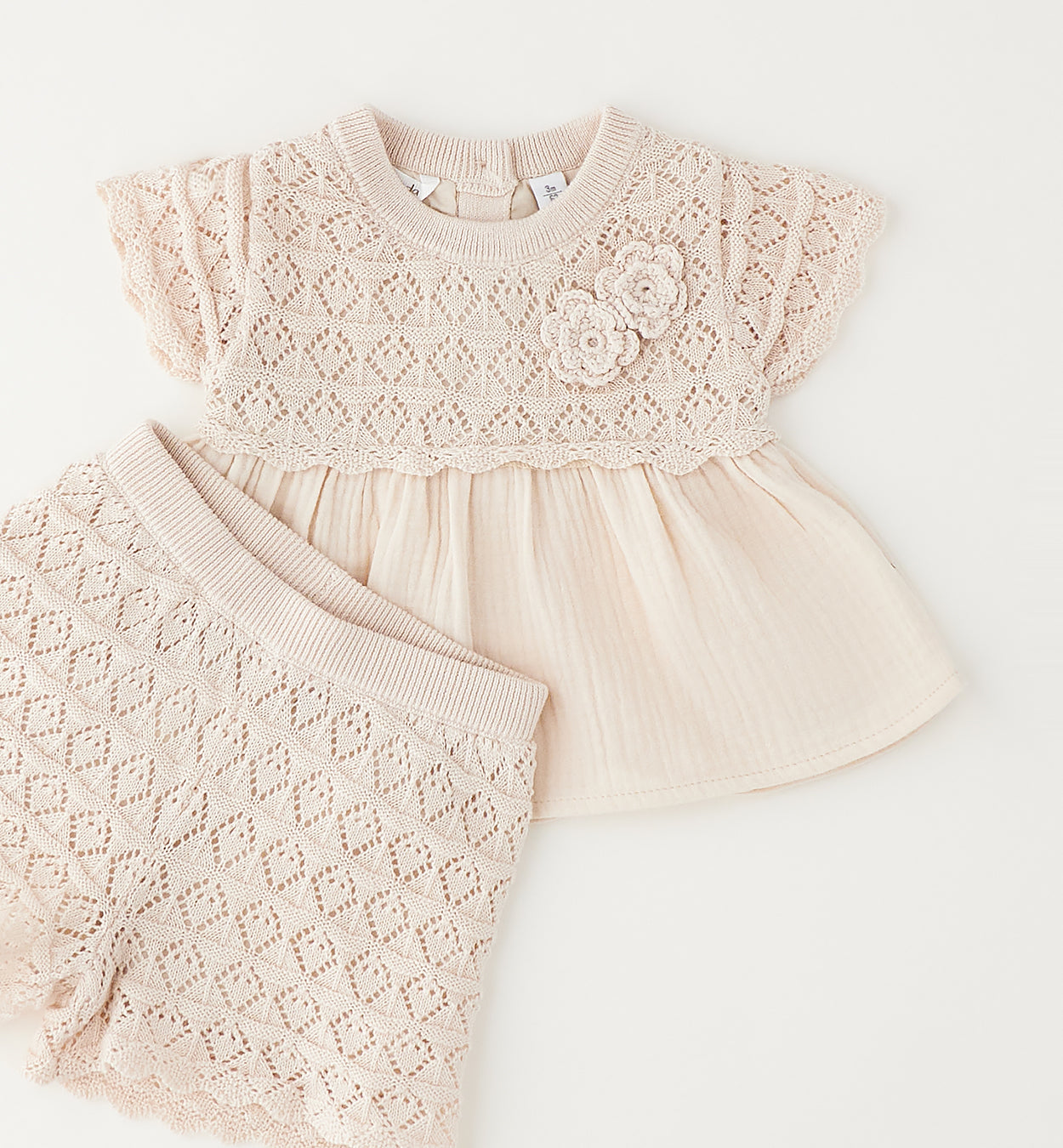 dettaglio completo bimba pizzo rosa nude