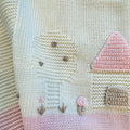 Uscita clinica neonata in pura lana con copertina ricamata nei colori latte, rosa cipria e beige Mars Made in Italy.
