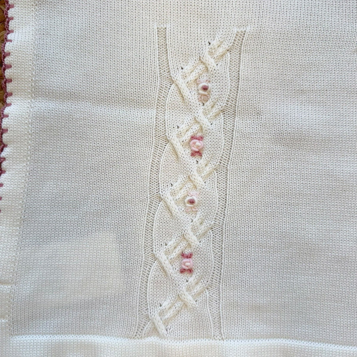 Uscita clinica neonata in pura lana latte e rosa con completo, copertina, cappellino e scarpine
