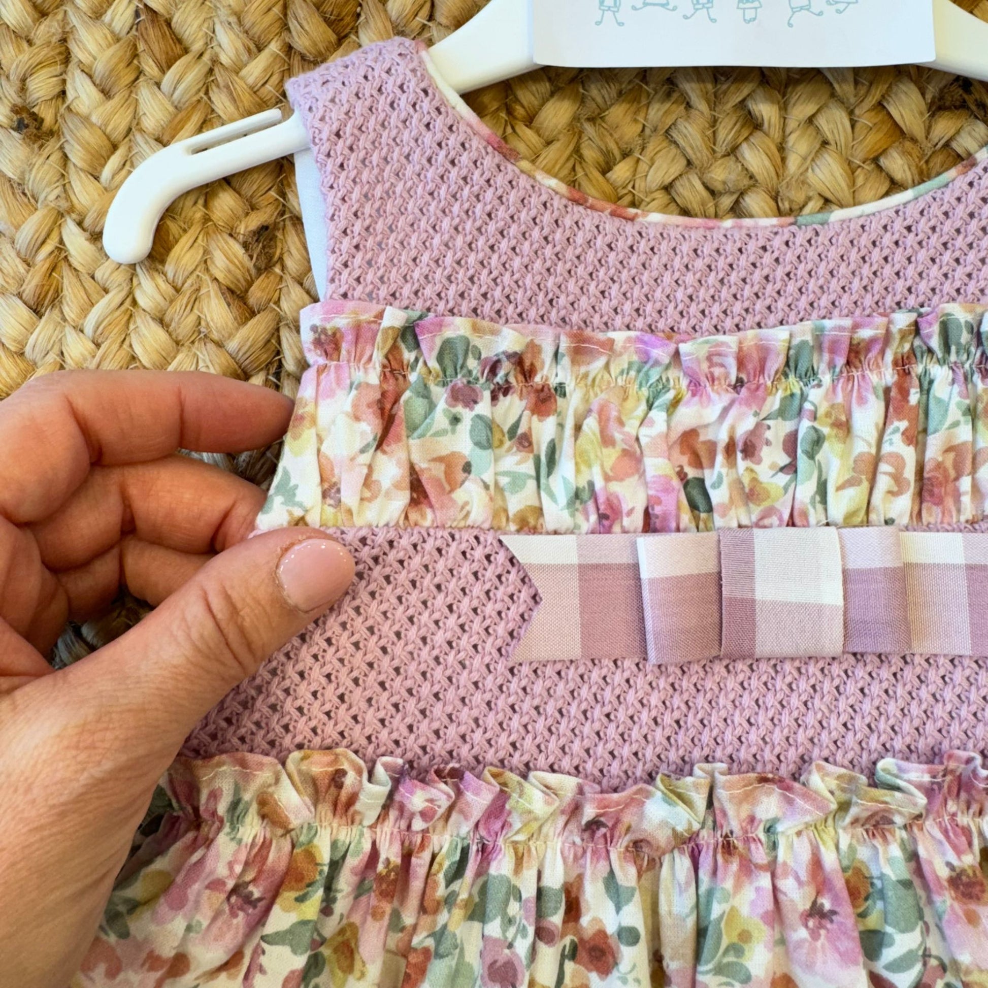 dettaglio fantasia floreale vestito bambina