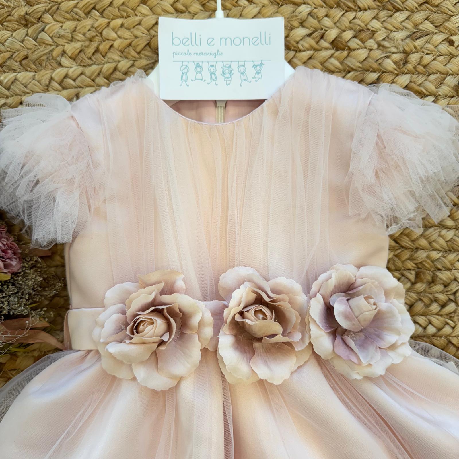 dettaglio fiori tridimensionali vestito bambina