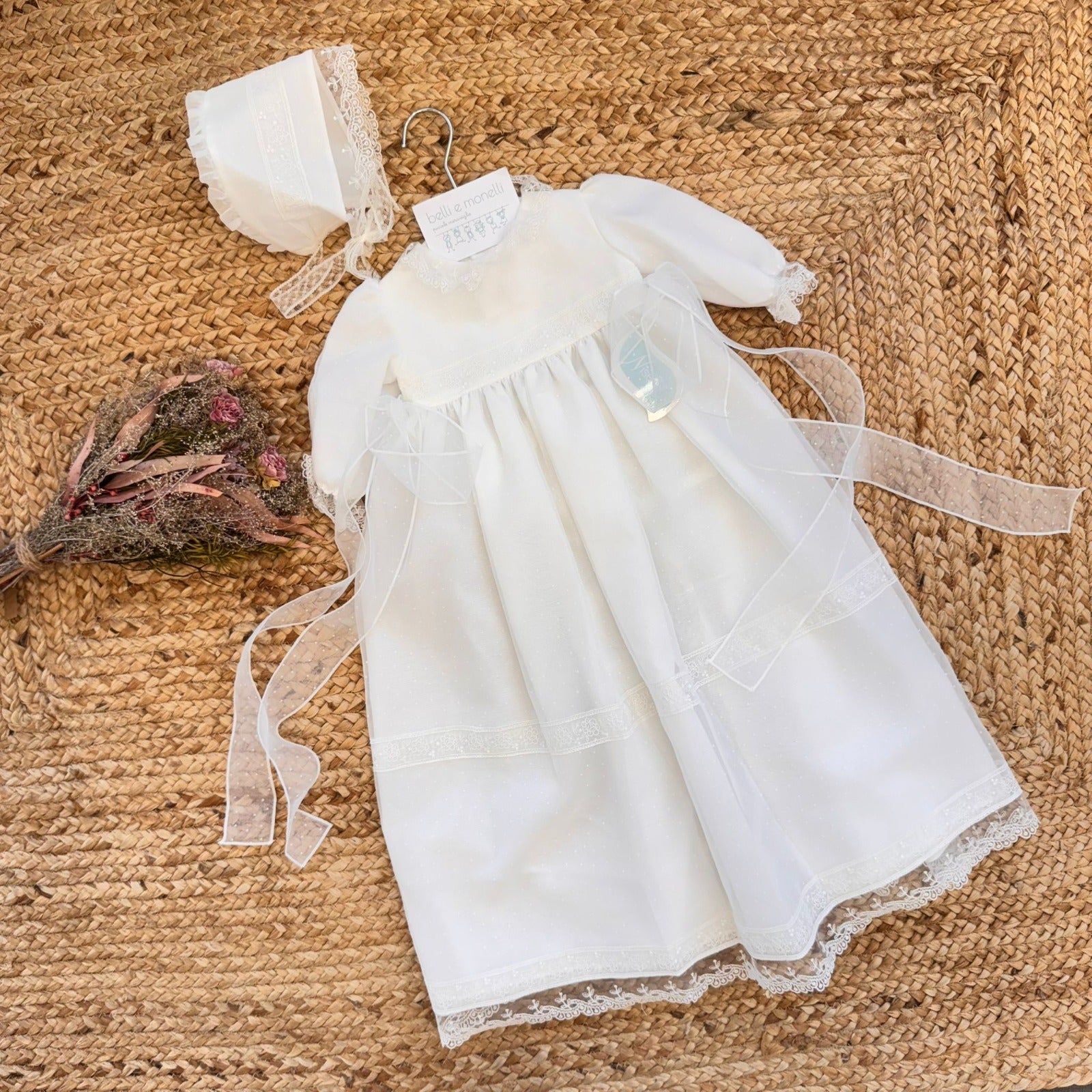 abito battesimo bimba lungo panna con cuffietta coordinata e ricami