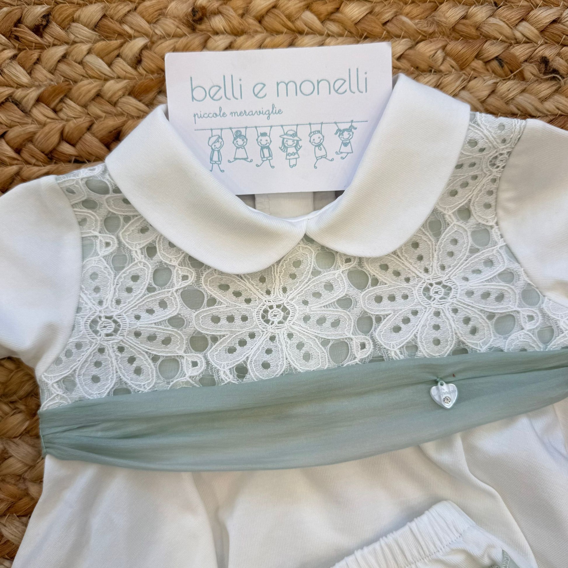 dettaglio macramè copertina uscita clinica neonata