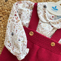 Pagliaccetto bimba bordeaux in maglia con camicia floreale in cotone